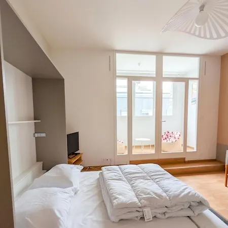 Centrally Located 50m From The Les Sables-dʼOlonne